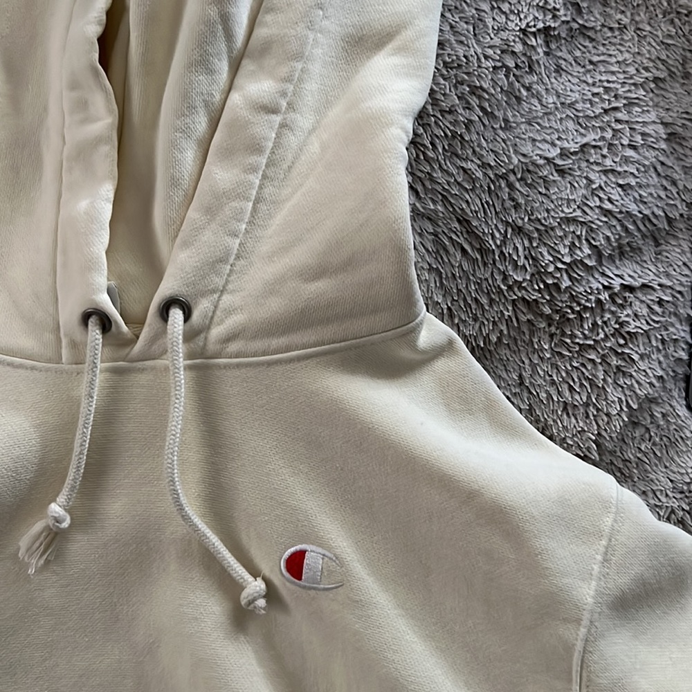 ☀️Urban Outfitters Pastel Yellow/Cream Champion Hoodie☀️